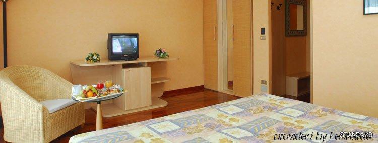 Hotel Sailing Center Malcesine Phòng bức ảnh